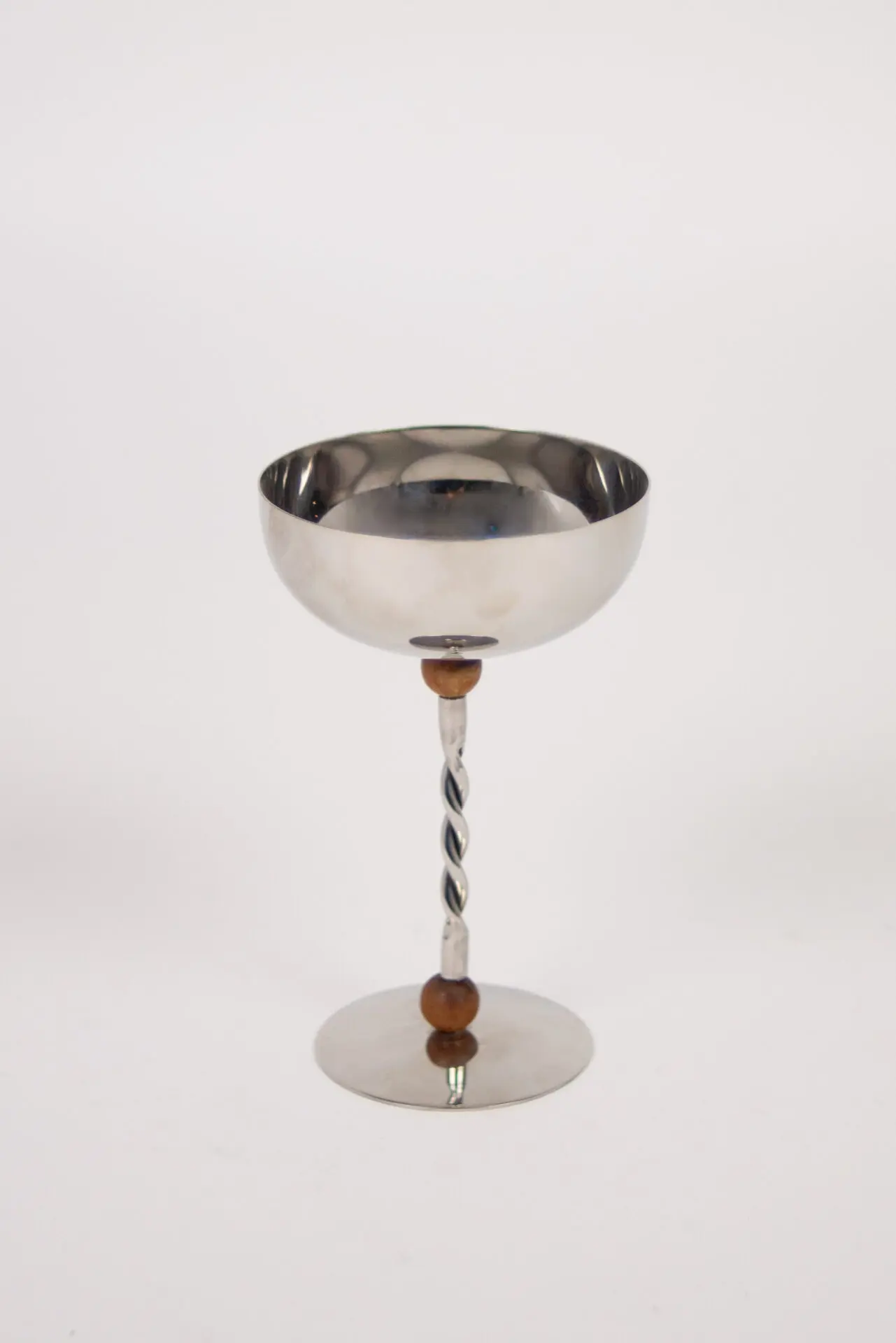 Coupe sur pied en résine et acier inoxydable – Image 2